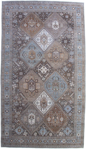 Modern Traditional Oriental Area Rug Handmade In Pakistan